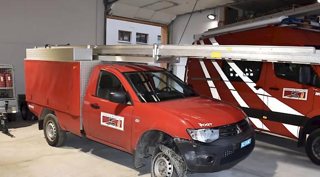 Zwischen Freitagmittag und Dienstagabend ist in Ramosch ein Feuerwehrauto für eine Spritztour entwendet worden. Anschliessend wurde es stark beschädigt in die Garage zurückgestellt.