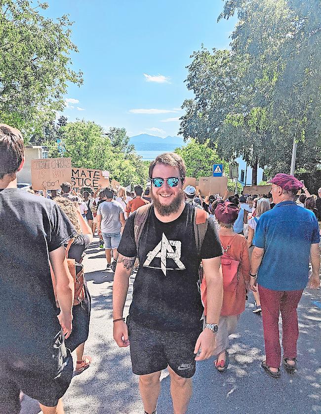 Lässt nicht locker. Robert Ittig an der Demonstration in Lausanne.Foto WB