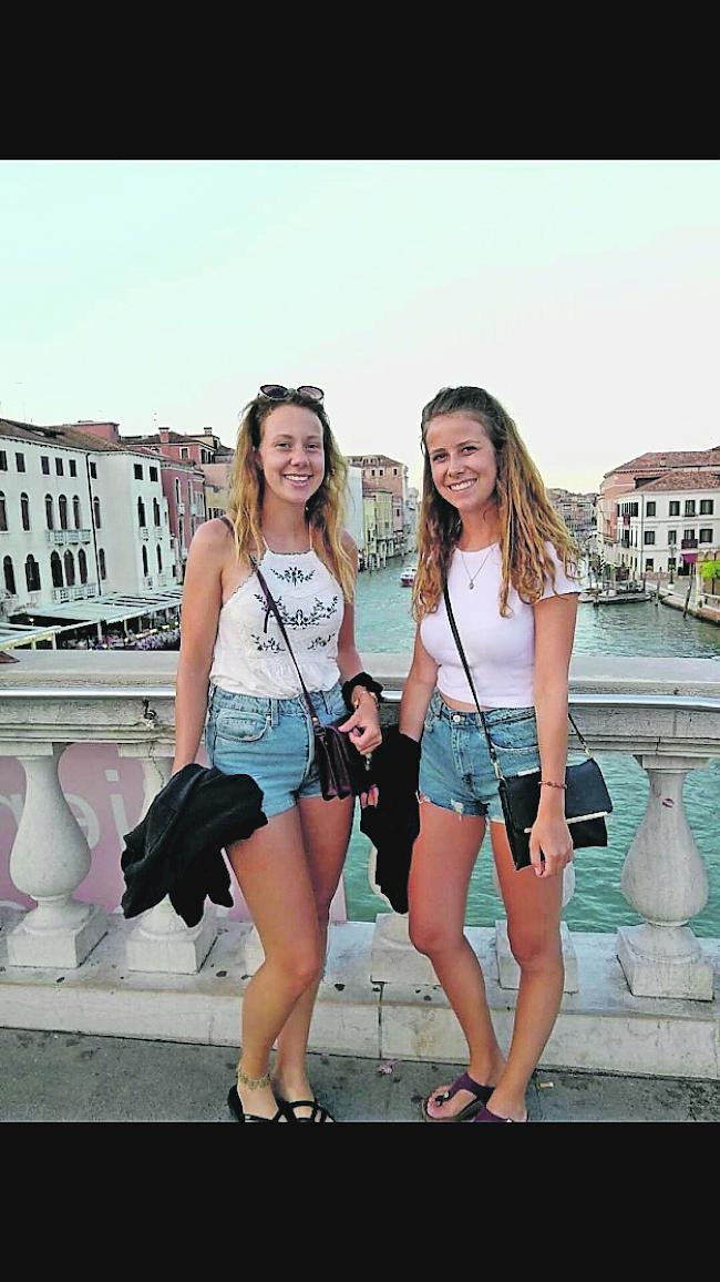Valerie Vogel und Elena Fux in Florenz (von links).