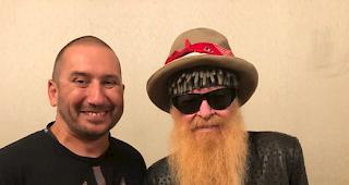 Es sei eine grosse Ehre, das Billy F. Gibbons (rechts) f&uuml;r die Rolle als Botschafter f&uuml;r das Sierre Blues Festival zugesagt habe, so Silvio Caldelari. 
