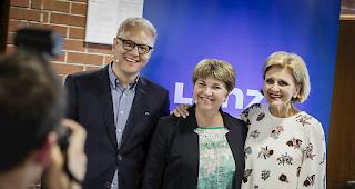 Heimspiel f&uuml;r Bundesr&auml;tin Viola Amerd, flankiert von Lonza-Werksleiter Renzo Cicillini und FDP-Frauen-Pr&auml;sidentin Doris Fiala.