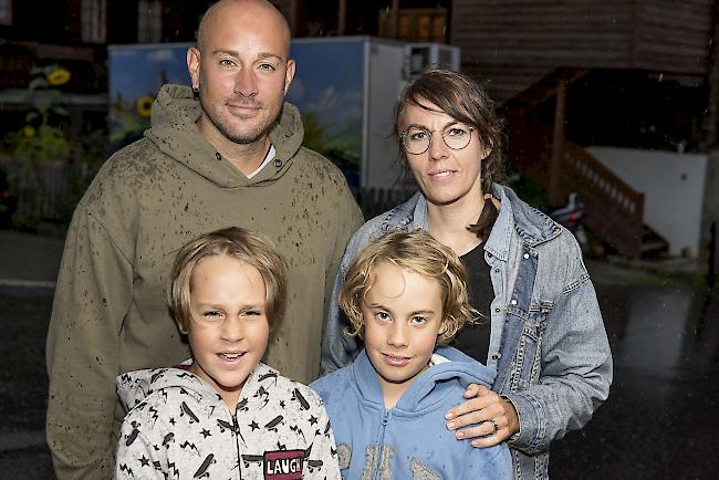 Marco (42), Nathalie (42), Nael (8) und Liam (10) Margelisch, Bettmeralp.