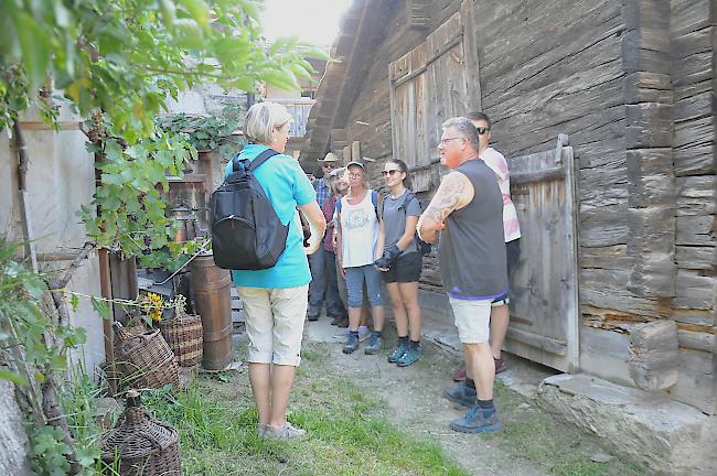 <b>Informativ.</b> Den Teilnehmern wurde auch während der Wanderung viel spannendes erzählt.