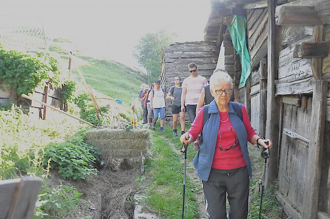 <b>Über Stock und Stein.</b> Teilnehmer des Kulturweg 2019.