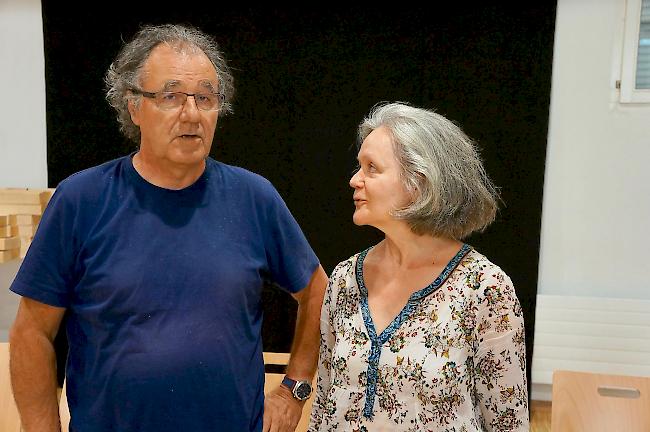 Mani Wintsch, Regie, und Bernadette Wintsch-Heinen, Regiemitarbeit, bringen mit der Bühne Mörel «Vater und Söhne» auf die Bühne.