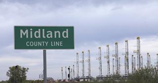 Der Mann er&ouml;ffnete das Feuer als Polizisten ihn auf einer Autobahn zwischen den St&auml;dten Odessa und Midland stoppen wollten. 