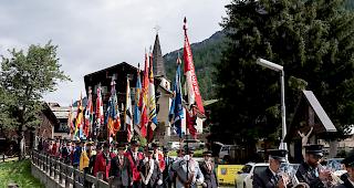 Impressionen von der Fahneneinweihung der &laquo;Weisshorn&raquo; Randa