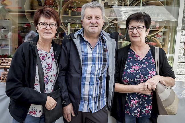 Odette (63) und Norbert (67) Andres, Ergisch, Andrea Schnidrig (65), Grächen.