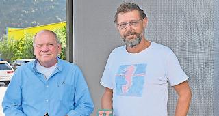 <b>Zuversichtlich.</b> Walter Niklaus (links) und Jean-Claude Amaudrux vom Oberwalliser Kellertheater: Optimistisch in die neue Spielzeit.