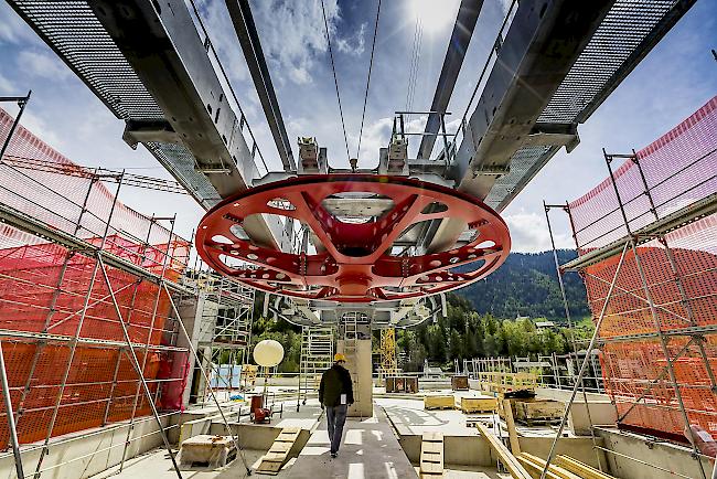 Am Mittwoch erfolgte die Anlieferung des 67 Tonnen schweren Förderseils für die neue Gondelbahn Fiesch-Fiescheralp. (Archivbild)