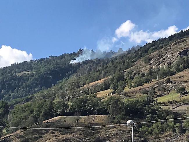 Die Air Zermatt war an der Löschaktion beteiligt.