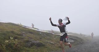 Jan Walter, Gewinner der Kategorie Herren-Alterklasse beim Zieleinlauf auf der Gemmi. 