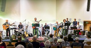 Die Band &laquo;remember&raquo; mit Verst&auml;rkung an der Buchtaufe von Yesterday&raquo;.