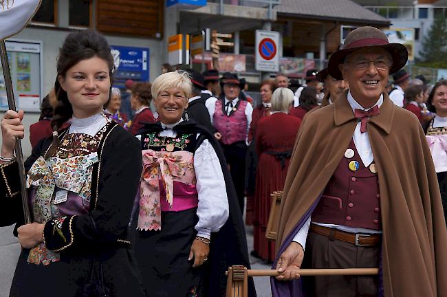 Impressionen vom Festumzug des internationalen Walsertreffens im Lötschental. Walsergruppe Carcoforo Vercelli