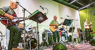 Spielfreude. Die Band &laquo;remember&raquo; liess alte Zeiten aufleben.Foto WB/Andrea Soltermann