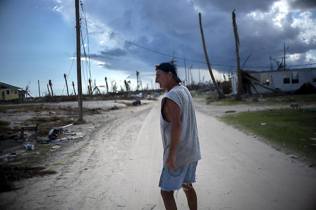 «Dorian» hatte am 1. September die Abaco-Inseln als Hurrikan der höchsten Kategorie getroffen und war später über Grand Bahama beinahe zum Stillstand gekommen.