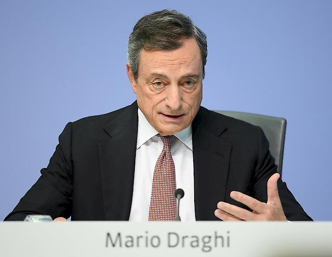 EZB-Entscheide werden wohl den Franken gegenüber dem Euro stärken. Fremdwährungskäufe dürften deshalb laut Marktbeobachtern weiterhin das bevorzugte Instrument der SNB sein.