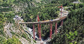 Die Bauarbeiten an der Chinegga-Br&uuml;cke sollen Ende Jahr abgeschlossen sein. (Archivbild)