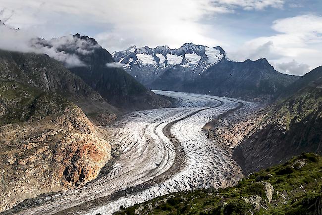 Aletschgletscher werde bis 2100 etwa die Hälfte des heutigen Volumens verlieren, sagen ETH-Forscher.