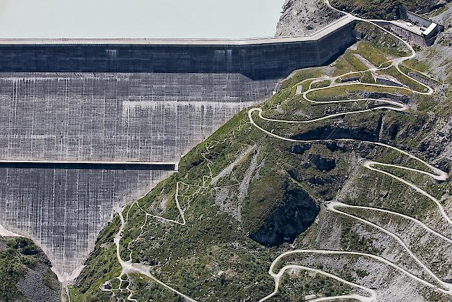 Gesetzesrevision: Bundesrat erhielt die Kompetenz zum Abschluss internationaler Vereinbarungen im Bereich Wasserkraftnutzung.