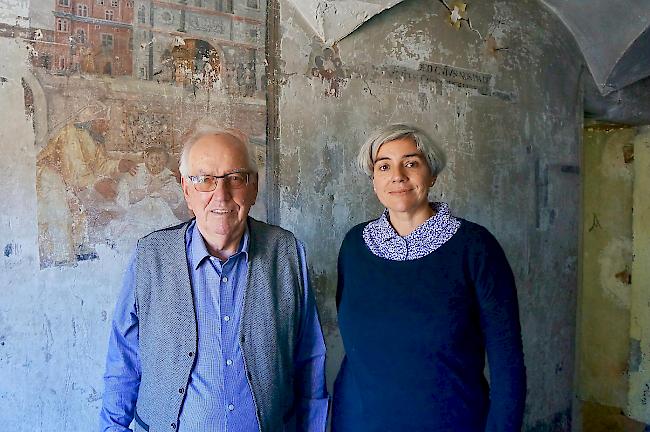 Gastgeber. Peter und Christine Pfammatter ermöglichten Einblicke in das Albertini-Haus mit seinen reichen Wandmalereien.