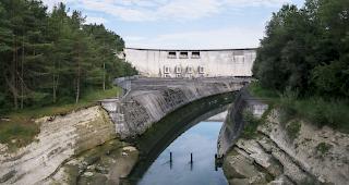 Kantone m&uuml;ssen daf&uuml;r sorgen, dass Fl&uuml;sse unterhalb von Kraftwerken gen&uuml;gend Restwasser f&uuml;hren. 