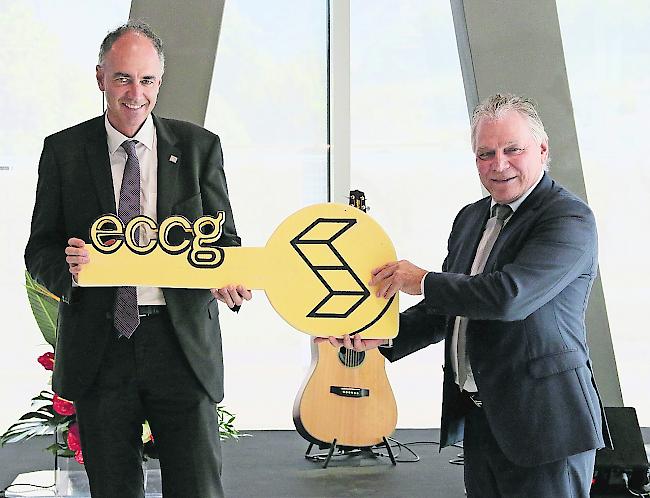 Übergabe. Staatsräte Christophe Darbellay (links) und Jacques Melly.