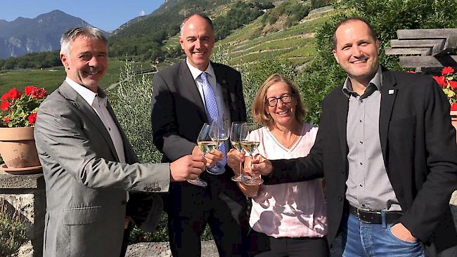 Die Verantwortlichen freuts: Die Walliser Weine sind bereit für die Aufnahme in die Marke Wallis. 