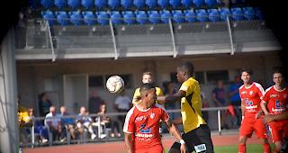 Henry Acosta sucht den Ball, doch die Natischer hatten gegen YB U21 alles im Griff.