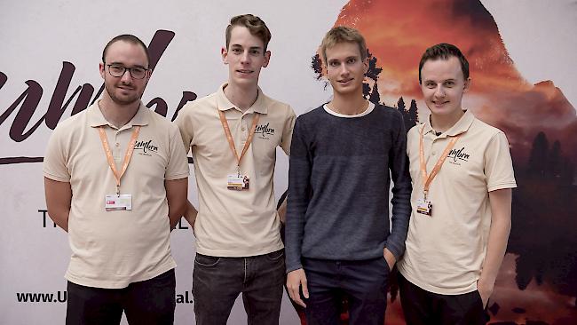 Fabian Wyer (22), Glis, Emmanuel Amacker (22), Raban Brunner (21) und Romano Amacker (22), Eischoll.