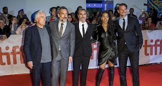 Schauspieler Robert De Niro, Regisseur Todd Phillips, die Schauspieler Joaquin Phoenix und Zazie Beetz und Produzent Bradley Cooper (von links) am 9. September 2019 an der Premiere des Films 'Joker' am Toronto International Filmfestival.