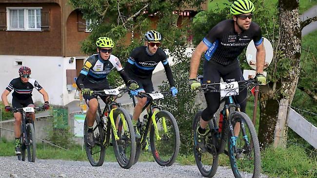 Claudio Furrer (vorn) erreichte beim Iron Bike Race in Einsiedeln den 5. Rang.