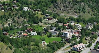 Die Gemeindebev&ouml;lkerung von Bitsch stimmte f&uuml;r einen Anschluss an das Trinkwassernetz Naters und den Umzug der Kita Gletscherfloh.