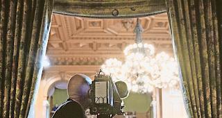 Vorhang auf. Die St&auml;nderatskammer winkt. Wer winkt zur&uuml;ck? Die Debatte dazu heute Abend bei Mengis Medien.Foto Keystone