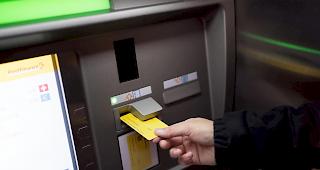 Fehlermeldung auf dem Display und dem Kunden wird der Geldbetrag nicht belastet.