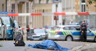 Ein Sch&uuml;tze hat am Mittwoch in Halle mehrere Sch&uuml;sse abgefeuert. Laut der lokalen Presse kamen dabei zwei Menschen ums Leben.