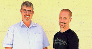 Der alte und der neue Pr&auml;sident des Oberwalliser Feuerwehrverbandes: Guido Bregy und Patrick Steffen.