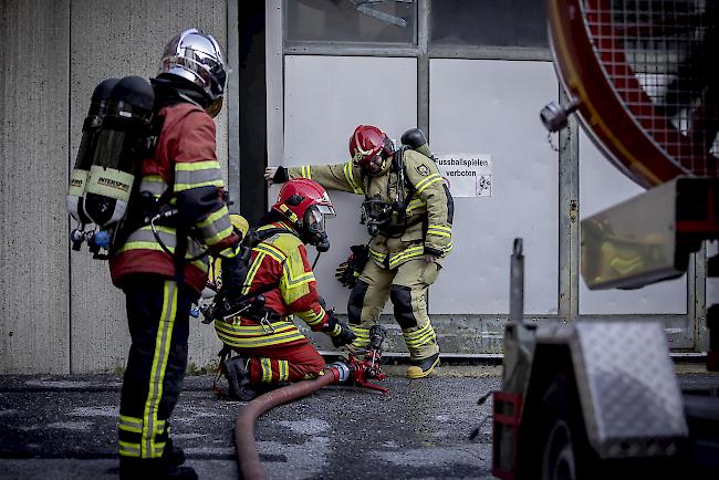 Feuerwehrkurs Lüftung Visp Litternahalle