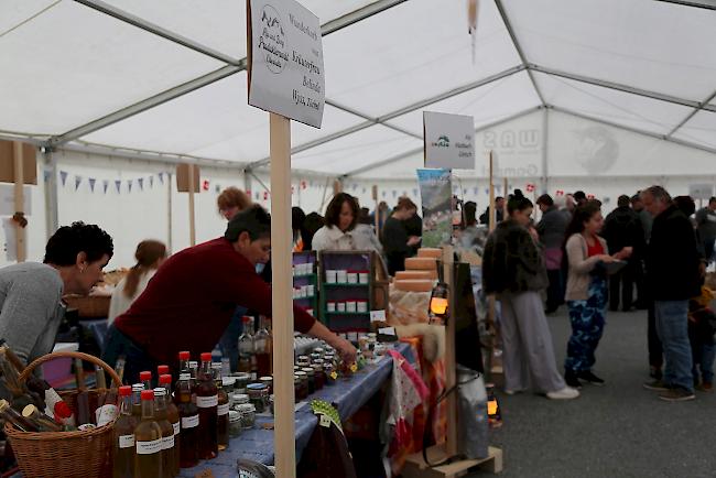 Impressionen vom zweiten Alp- und Bergproduktemarkt Oberwallis am Samstag im Landwirtschaftszentrum Visp.