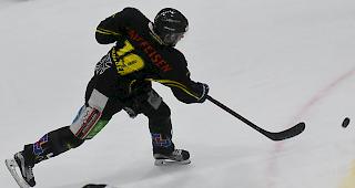 Steve Gn&auml;dinger und der EHC Saastal, ein 1:4 gegen Yverdon.