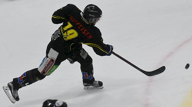 Am Samstag hätten die Saaser das Team aus Adelboden empfangen. Wegen schlechter Wetterprognosen findet das Spiel nun auswärts statt. (Archivbild)