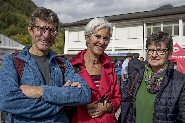 Christian (60) und Marie (61) Escher, Siders, Benita Wyssen (64), Mund. 
