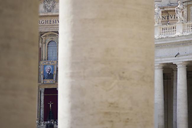 Gemäss des Enthüllungsjournalisten Gianluigi Nuzzi soll der Vatikan in argen finanziellen Nöten stecken. 
