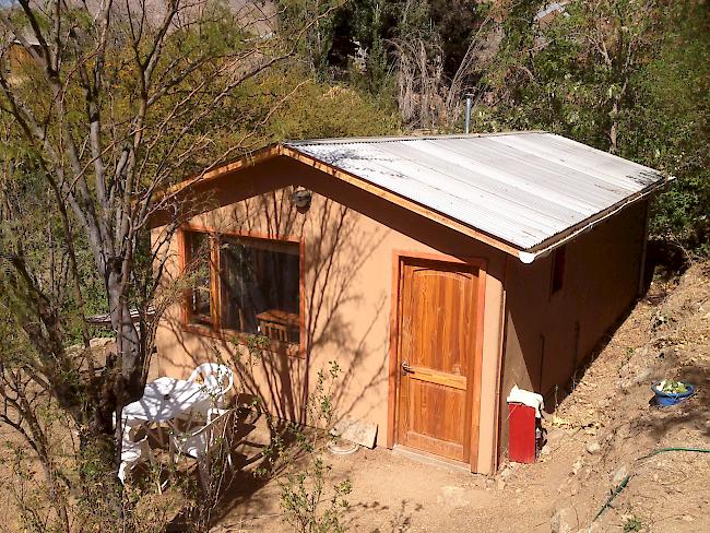 Inzwischen hat sich «El Suizo», wie ihn die Chilenen nennen, auf einem Stück Land ein kleines Lehmhaus gebaut.