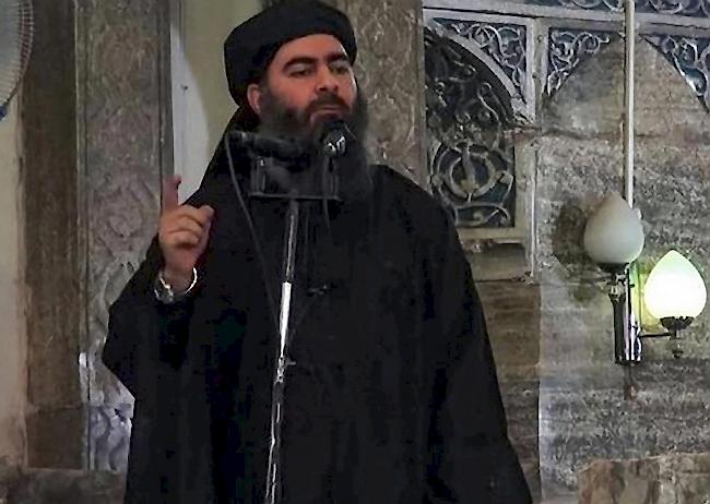 Der Anführer der Terrormiliz IS, Abu Bakr al-Baghdadi, auf einem Standbild aus einem Video.