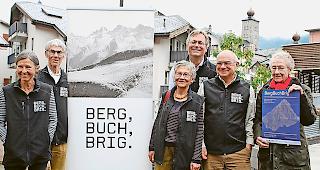 Packendes Programm. Liliane Studer, Robert Sch&auml;rer, Hildegard Loretan, Peter Salzmann, Andreas Weissen und  Anthea Waibel (von links) stehen f&uuml;r BergBuchBrig 2019.