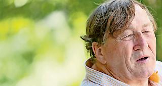 N&uuml;chterner Blick. Philippe Bender, Historiker und f&uuml;r die FDP im Verfassungsrat: &laquo;Das Wallis ist nicht gr&uuml;n, rot, auch nicht rosa.&raquo;