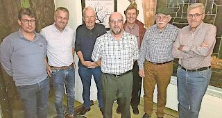 Gew&auml;hlter Vorstand. Beat Heynen, Rinaldo Andereggen, Viktor K&auml;mpfen, Pr&auml;sident Leander Williner, Amad&eacute; Blatter, Odilo Zumthurm und Paul Eyer (von links).