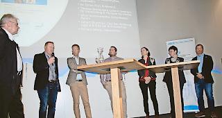 Expertenrunde. Generalvikar Richard Lehner, Gilbert Murmann, Abteilungschef Sitte & Jugend bei der Kriminalpolizei, &shy;Kinderarzt Dr. Simon Fluri, Moderator Simon Schnydrig, Staatsr&auml;tin Esther Waeber-Kalbermatten, Therese Zenh&auml;usern, &shy;Leiterin ZET, und Kilian Summermatter, Schuldirektor Naters (von links).