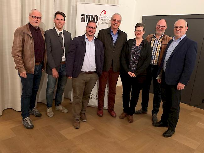 Vorstand der amo (von links): Christoph Föhn, Adrian Steiner, Präsident Philipp Matthias Bregy, Karl Schmidhalter, Stellvertretende Schulleiterin Yvette Hutter, Edy Schmid und Schulleiter Amadé Schnyder.